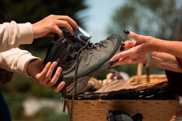 Read more about the article Definisi dan Kegunaan Sepatu Safety Dari Distributor Safety Shoes